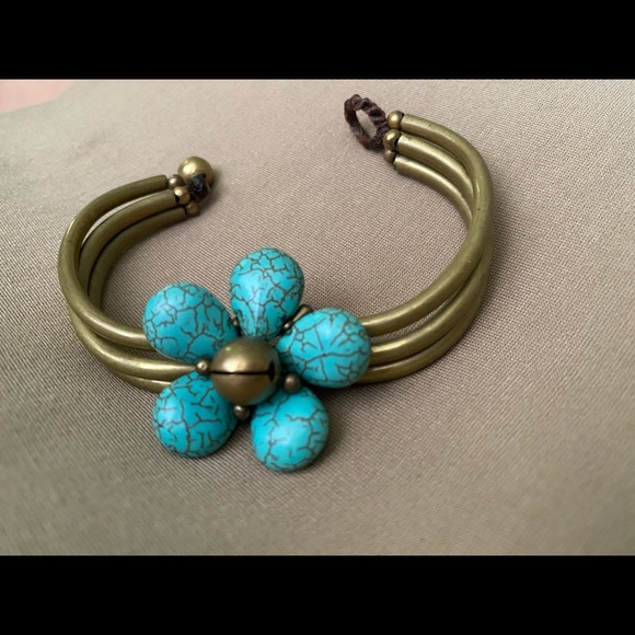 Turquoise Flower Bangle Bracelet - Picture 4 of 6